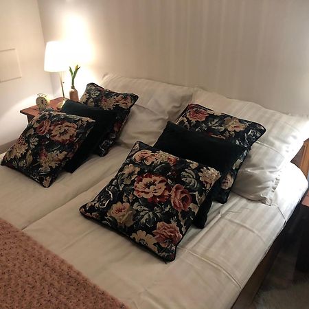 Janicsar Garden Apartman เอ็กเกอร์ ภายนอก รูปภาพ