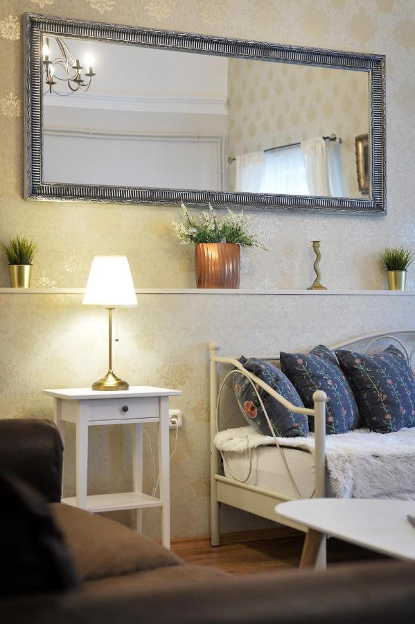 Janicsar Garden Apartman เอ็กเกอร์ ภายนอก รูปภาพ