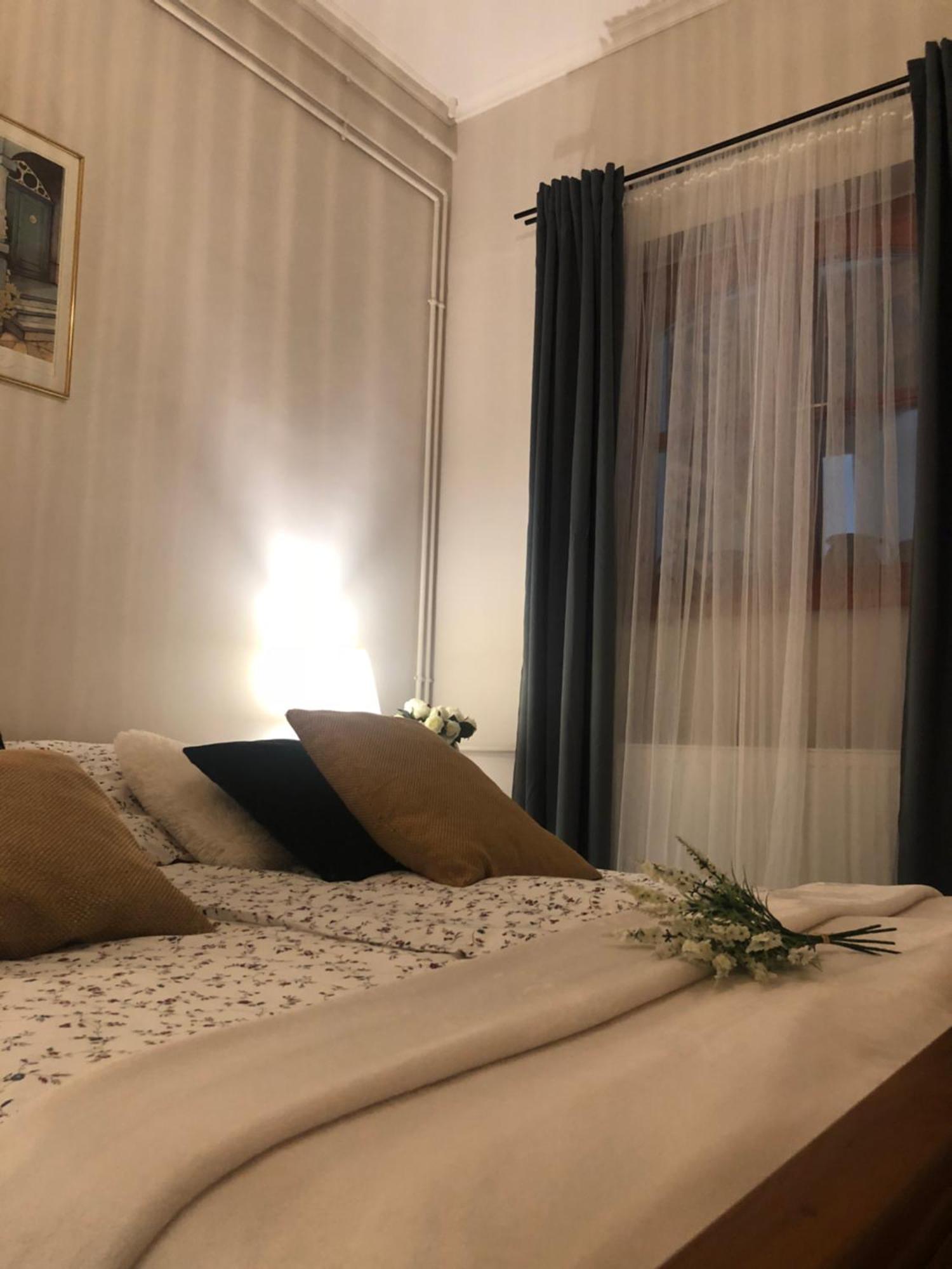 Janicsar Garden Apartman เอ็กเกอร์ ภายนอก รูปภาพ